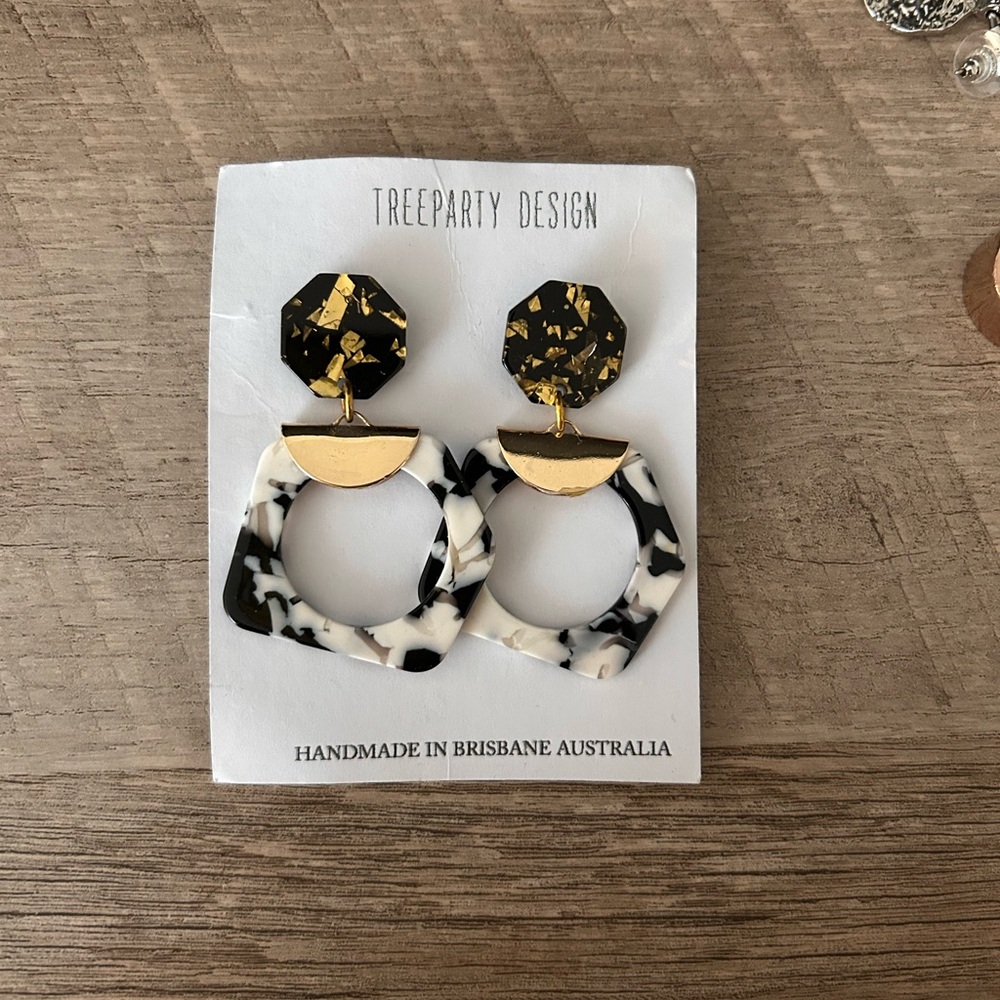 Treeparty Design Black and White Earrings